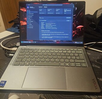 Lenovo Yoga Slim 7 14" OLED display, ultra 7 258V 32GB RAM - 2