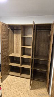 Šatníková skriňa + skriňa GRÁTIS - 2