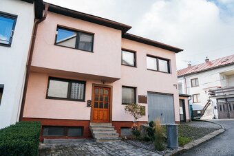 Priestranný rodinný dom s 2 bytovými jednotkami - Námestovo - 2