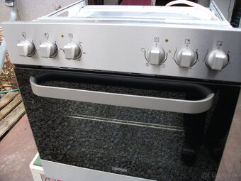 Elektrická rúra + sklokeramická varná doska-ZANUSSI.LACNO. - 2