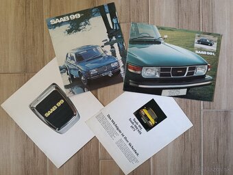 Prospekty Saab a Volvo 50. až 90. léta. - 2