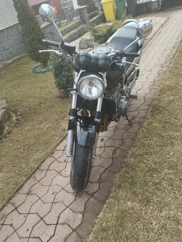 Honda Hornet 900 - 2