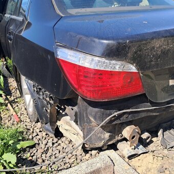 Rozpredam bmw e60 na diely - 2