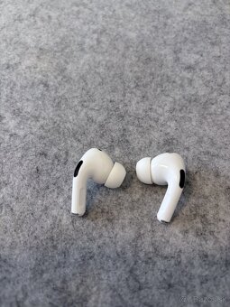 Apple AirPods Pro 2  (generácie) s MagSafe puzdrom (USB-C) - 2