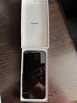 Mobilný telefon - 2