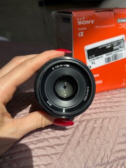 Predám objektív Sony 35mm f/1.8 OSS (E-mount) - 2