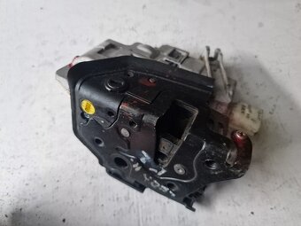 Zámok LZ Seat Leon II - 2