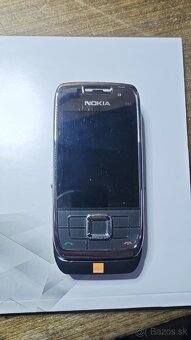 Nokia E66 v super stave - 2