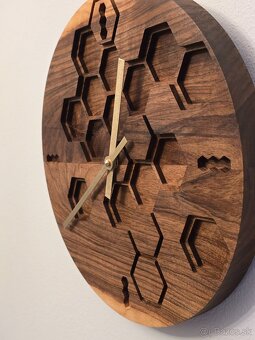 Nástenne orechové hodiny - 2