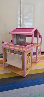 Dreveny domcek s vybavenim pre babiky - 2