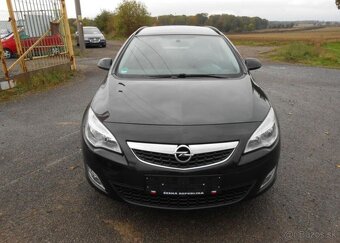 Opel Astra 1,6 85 kW KLIMA Serviska benzín - 2