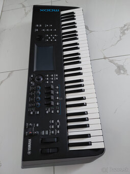 predam syntezator YAMAHA MODX - 2