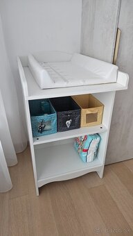 Prebaľovací pult - 2