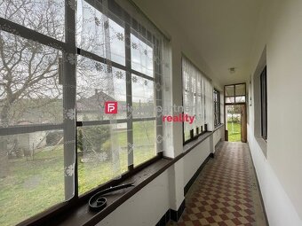 Veľká usadlosť resp. 22 ár. pozemok aj pre 3-4 rodinné domy  - 2