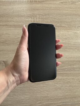 Predám iPhone 11, 64GB - 2