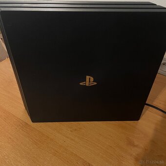 Playstation 4 PRO 1TB - 2