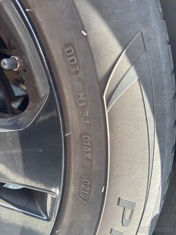 KIA Sportage 5x114,3 pneu 235/55 R18 -Originál elektrony - 2