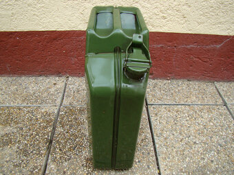 Ocelový kanister Kraftstoff na benzín 20l - 2