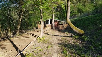 Ponúkame vám na predaj pozemok v katastri obce Banka - 2