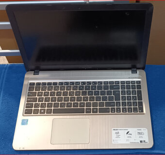 predaj notbúku zn. ASUS - 2