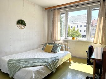 NA PREDAJ 3-izbový byt v centre mesta Prievidza - 2