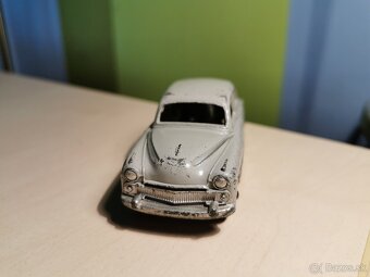 Dinky toys Vauxhall Cresta - 2