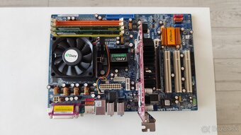 Predám zakl.dosku ASRock - 2