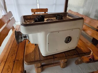 Mlynček na maso originál RM100 - 2