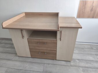 Prebalovaci pult/ komoda - 2