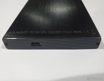 2.5" SSD Hitachi 500GB v externom boxe Axago - 2