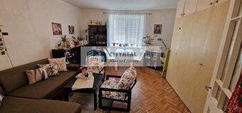 Predám starý Dom s veľkým pozemok vo vyhladávanej časti obce - 2
