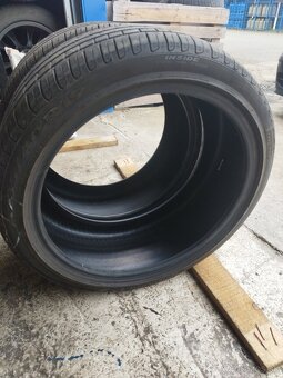 235/40 R19 letné - 2
