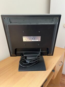 Yusmart 17" LCD monitor - 2