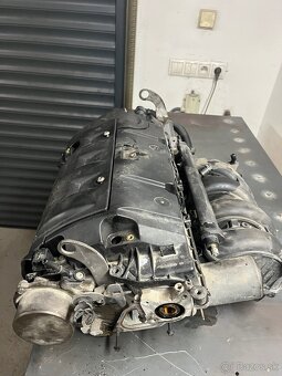 Predám hlavu valcov Peugeot 1.6 88 kW - 2