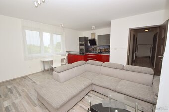 Predaj slnečný 4i byt s loggiou a s parkovaním, Rajka - 2