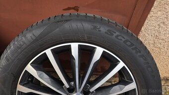 ŠKODA Trinity elektróny R18 - 2