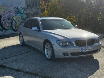 BMW 750i E65 270kW - 2