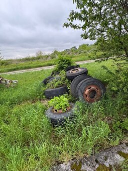 Predávam plášte disky kolesá na Poľno náradie stroje - 2