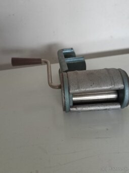 Retro mlynček na cesto - 2