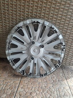 Puklica VW Golf 6 - 2