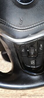 BMW G30 volant - 2
