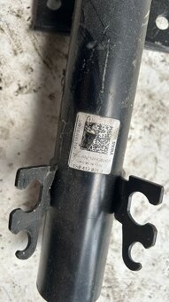 Skoda, Seat pravy tlmic 1S0412021J - 2