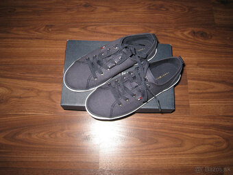 Tommy Hilfiger tenisky, č. 37, nenosené - 2