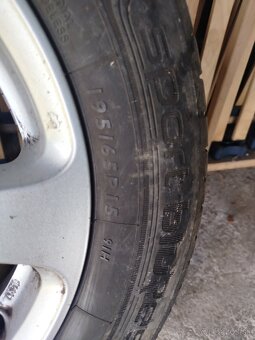 Predám letné pneumatiky Dunlop 195/65r15 - 2