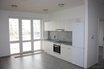 prenajmem 3-izbovy byt Andovska ul.Nové Zámky - 2