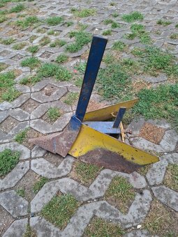 Riadkovaci/osypavaci pluh - 2