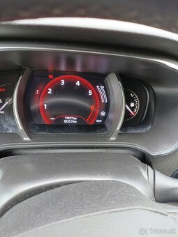 Renault Megane Grand Coupe TCe 115 GPF (85kW), benzín - 2