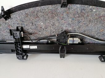 roleta kufra VW PASSAT CC B6 3c8861325 130€ - 2