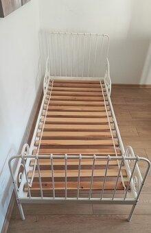 Rastúca kovová posteľ - 2