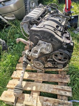 Rozpredám peugeot partner - 2